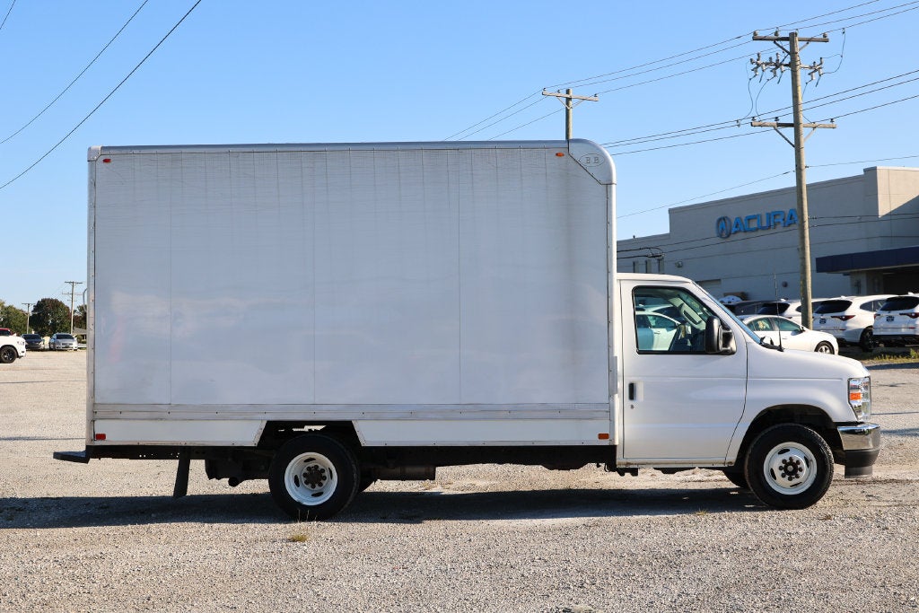 2024 Ford E-350SD Base Cutaway