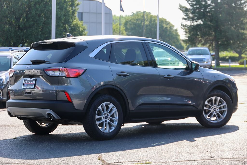 2022 Ford Escape Hybrid SE