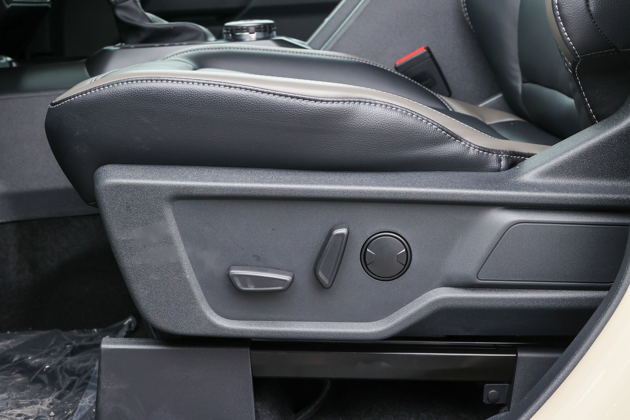 2026 Ford Bronco Outer Banks Coastal Package