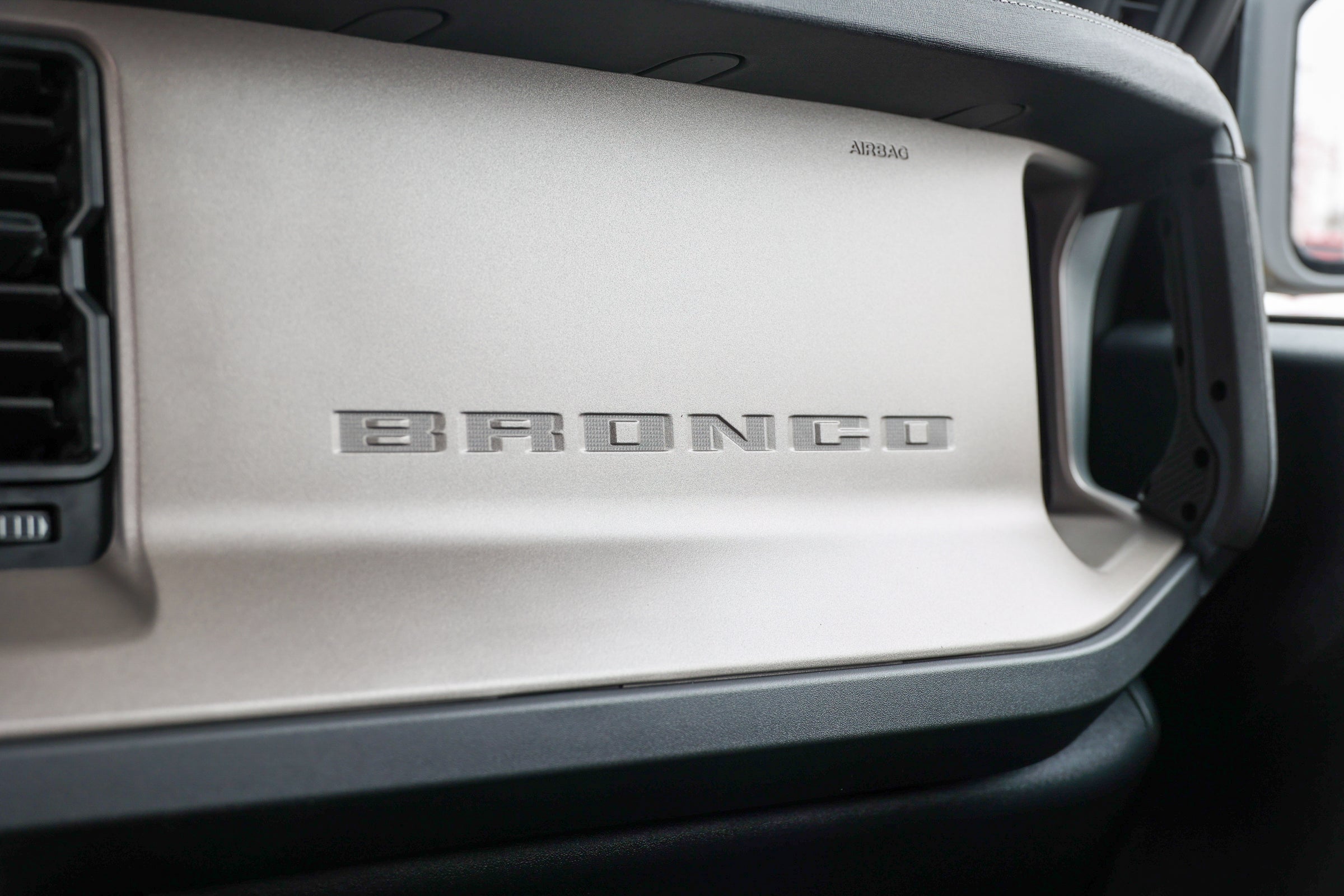 2026 Ford Bronco Outer Banks Coastal Package