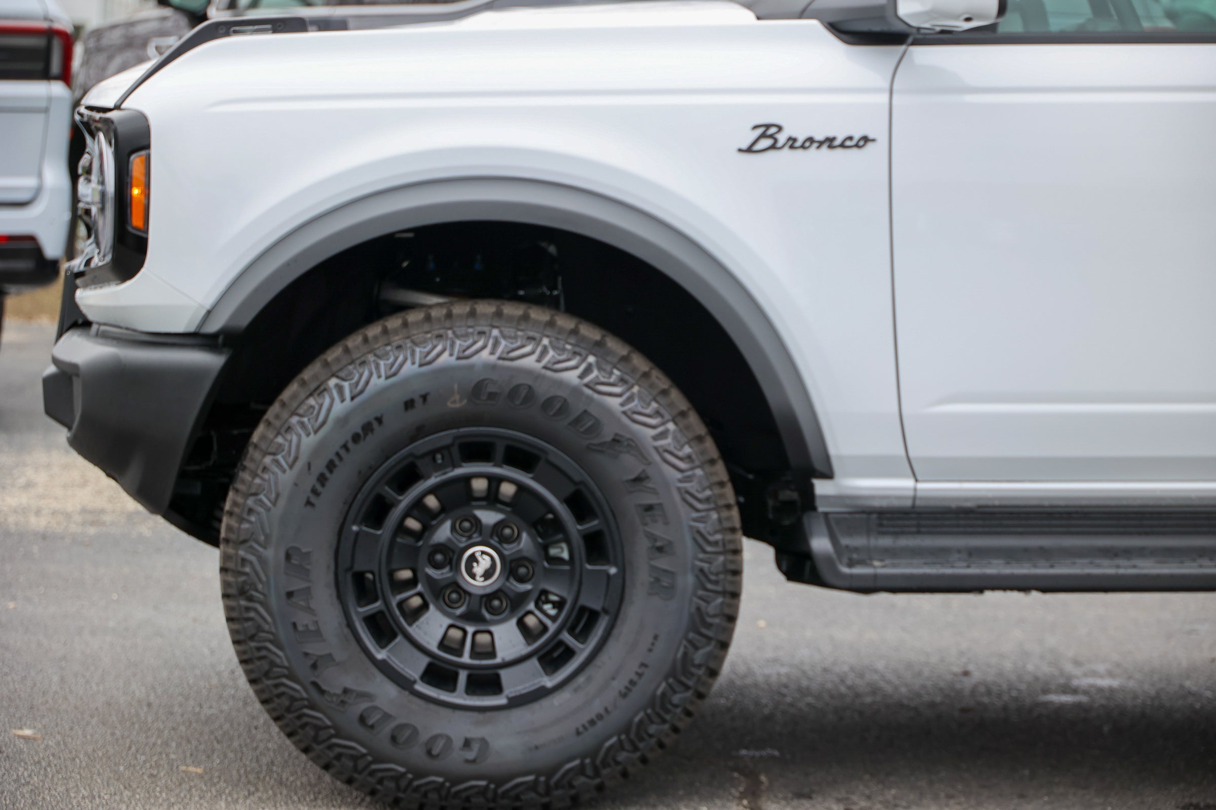 2026 Ford Bronco Outer Banks Matte Black Package