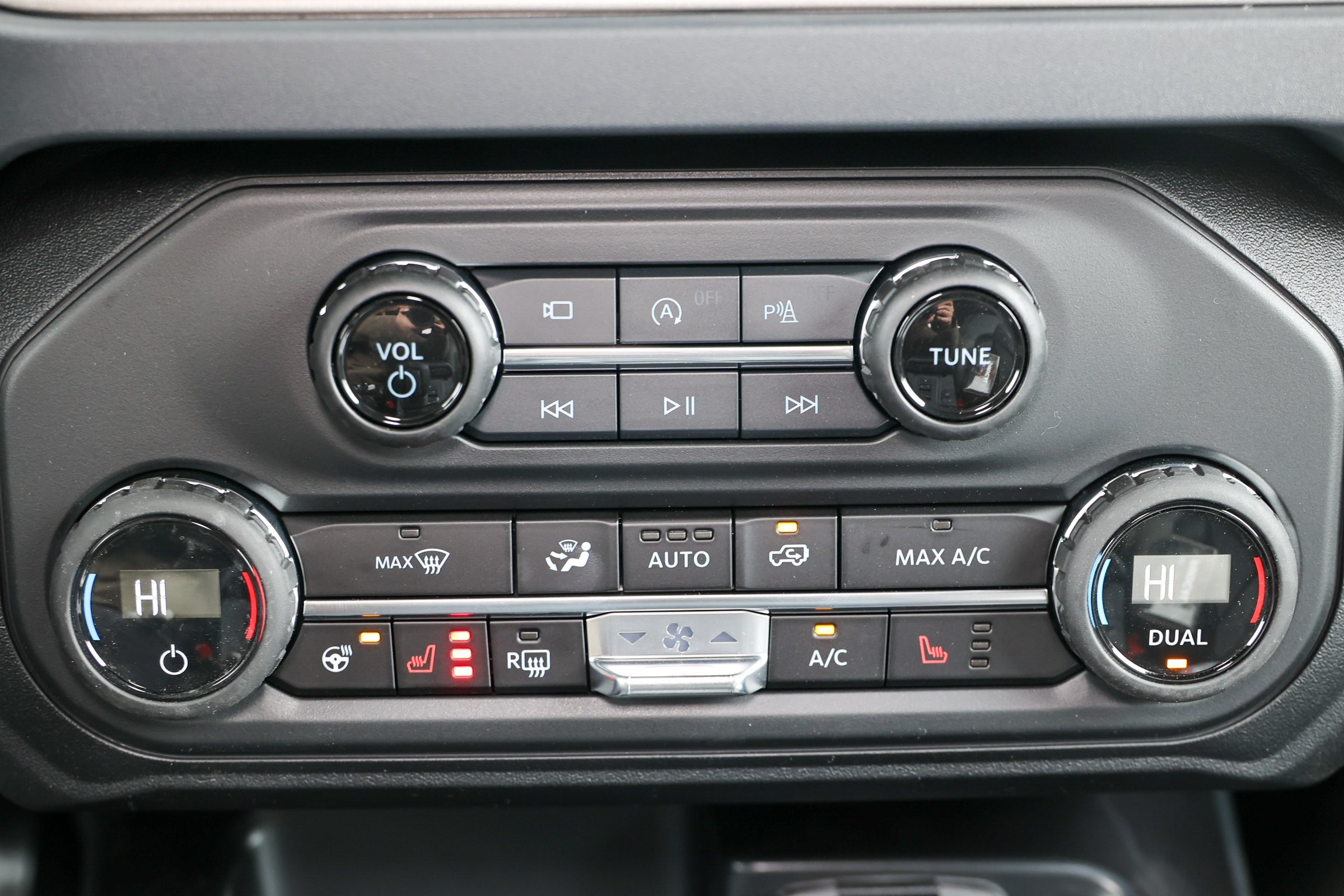 2026 Ford Bronco Outer Banks Matte Black Package
