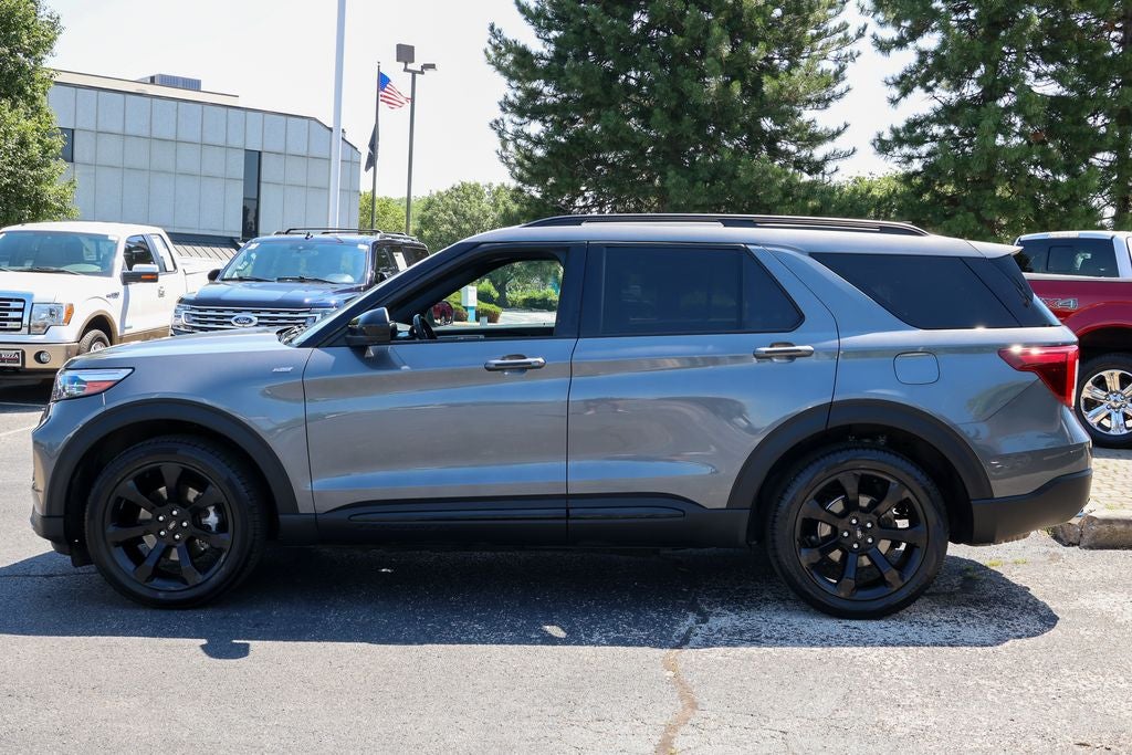 2022 Ford Explorer ST-Line