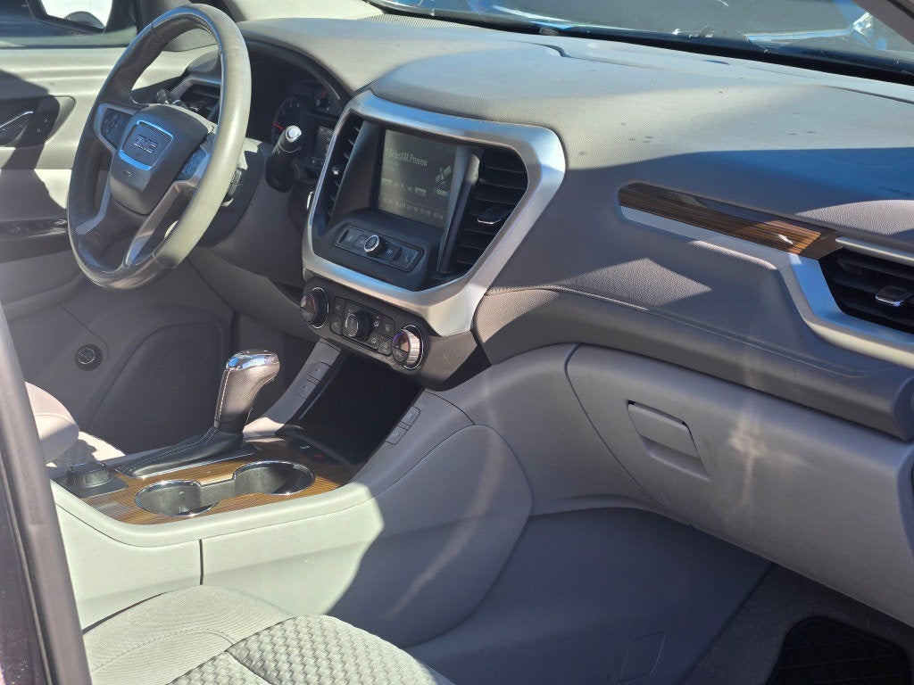 2017 GMC Acadia SLE-2