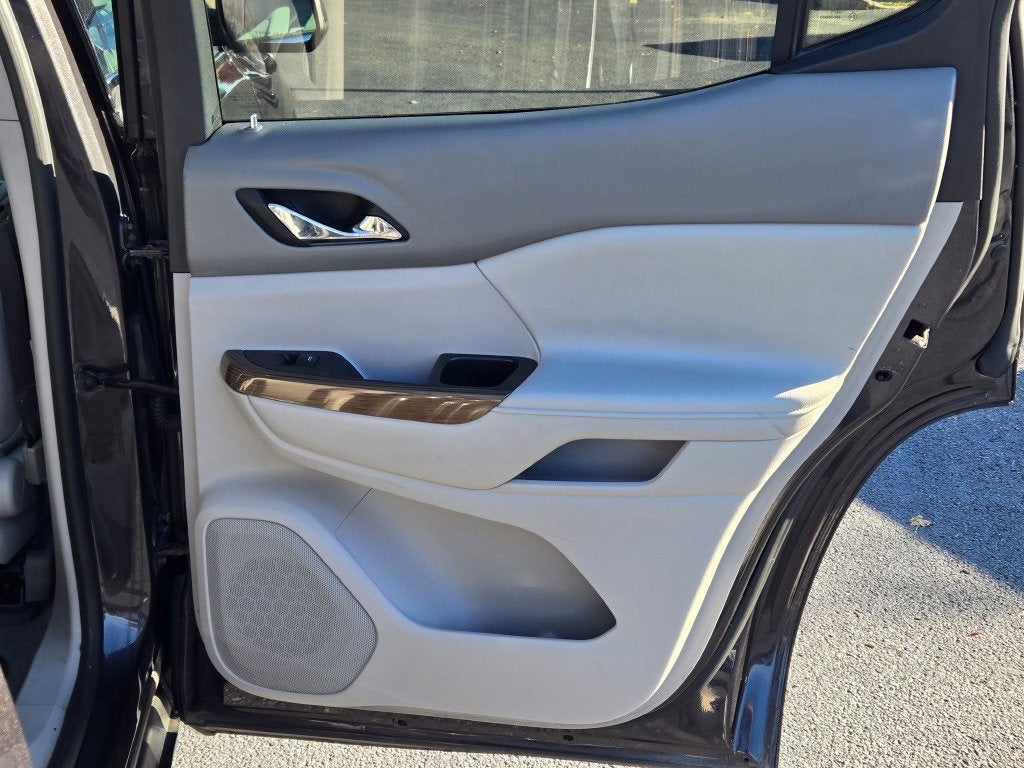 2017 GMC Acadia SLE-2