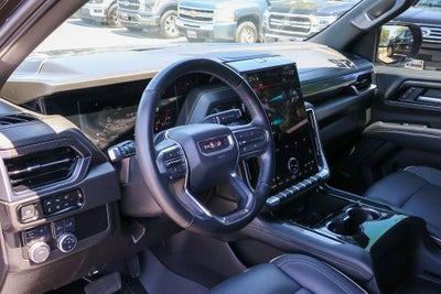 2025 GMC Yukon Elevation