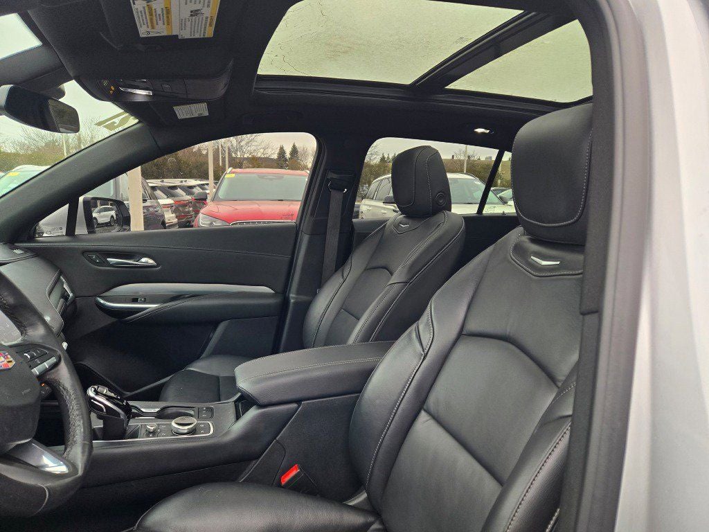 2021 Cadillac XT4 Premium Luxury