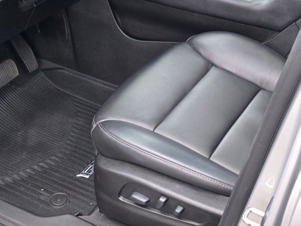 2021 Cadillac XT4 Premium Luxury