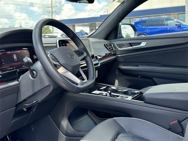 2024 Volkswagen Atlas Cross Sport 2.0T SEL Premium R-Line