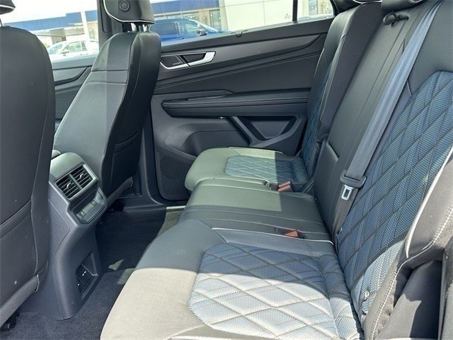 2024 Volkswagen Atlas Cross Sport 2.0T SEL Premium R-Line