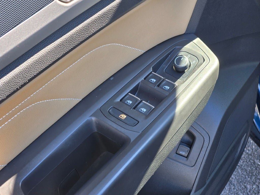 2023 Volkswagen Atlas Cross Sport 2.0T SEL R-Line