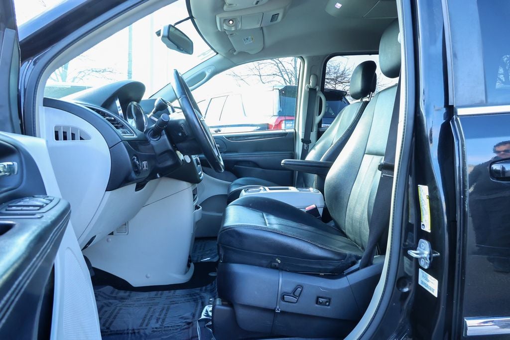 2014 Chrysler Town & Country Touring