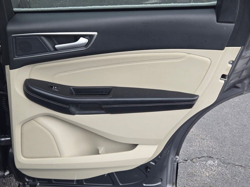 2021 Ford Edge Titanium