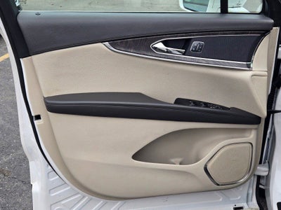 2019 Lincoln Nautilus Select