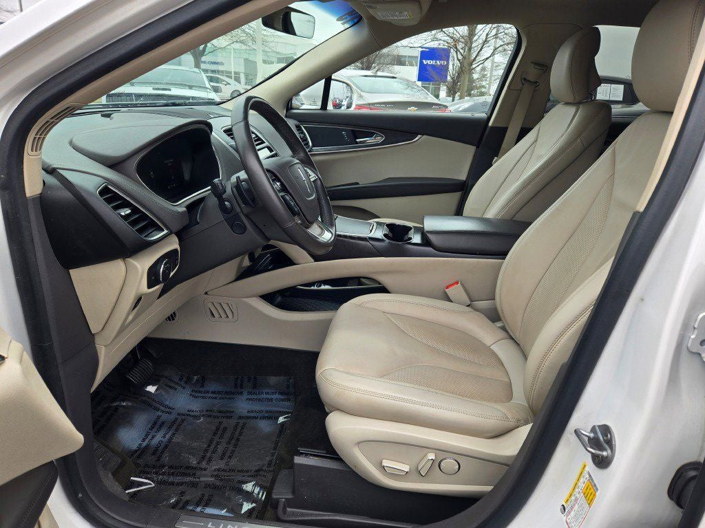 2019 Lincoln Nautilus Select