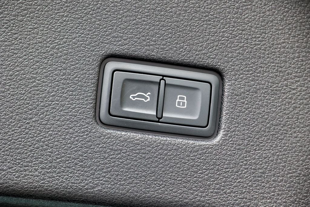 2021 Audi Q8 55 Premium Plus quattro