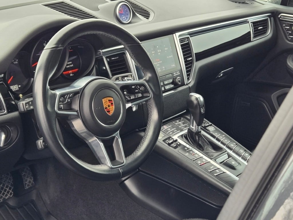 2018 Porsche Macan Base