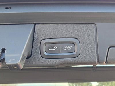 2022 Volvo XC60 Recharge Plug-In Hybrid T8 Inscription