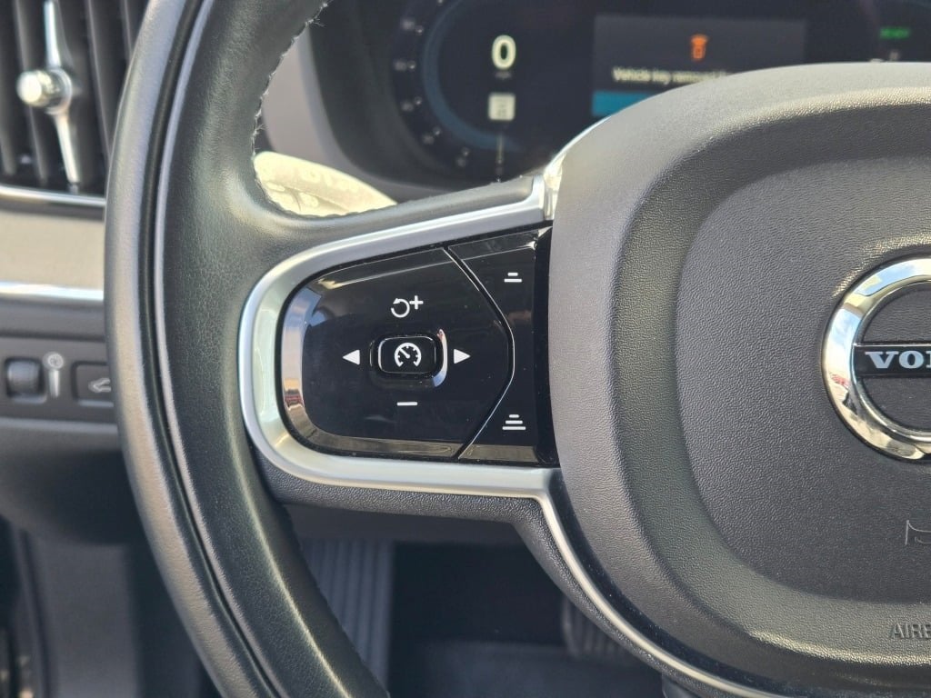 2022 Volvo XC60 Recharge Plug-In Hybrid T8 Inscription