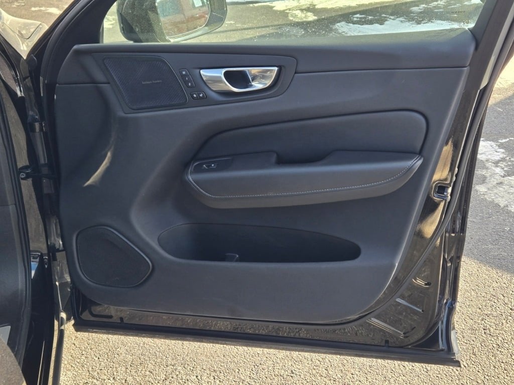 2022 Volvo XC60 Recharge Plug-In Hybrid T8 Inscription