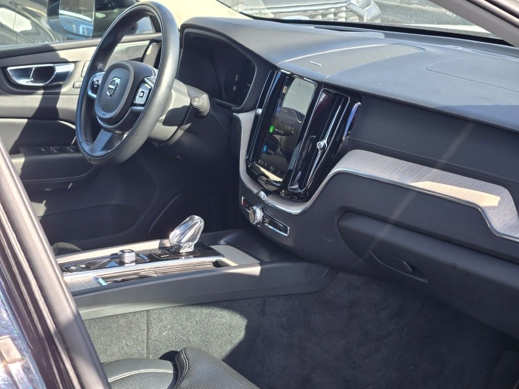 2022 Volvo XC60 Recharge Plug-In Hybrid T8 Inscription