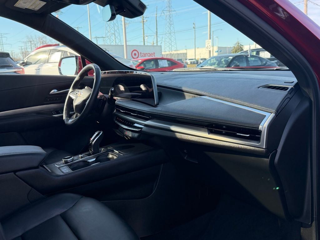 2024 Cadillac XT4 Premium Luxury